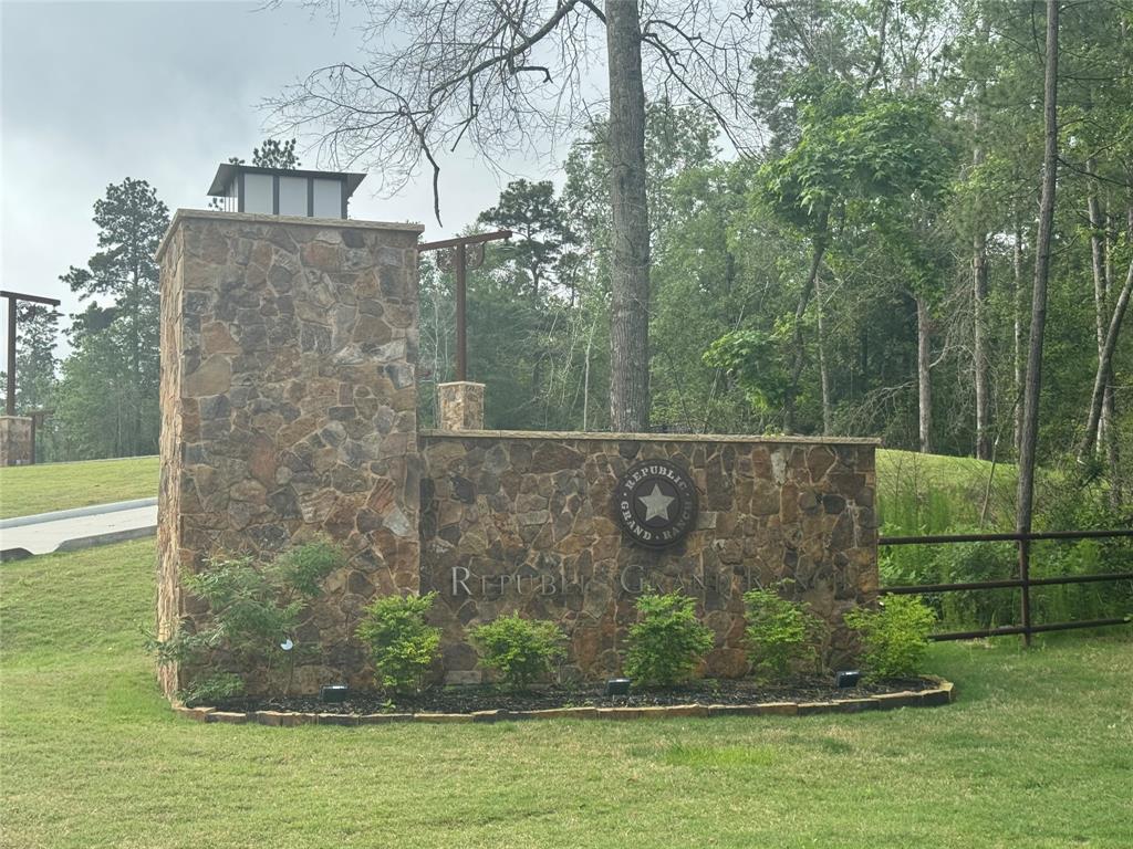 18574595 16049 forest mill road